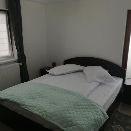 De La Mare La Munte Hotell Vatra Dornei Exteriör bild