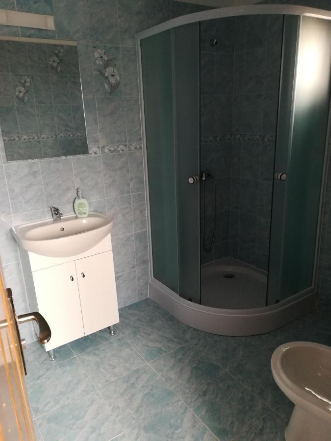 De La Mare La Munte Hotell Vatra Dornei Exteriör bild